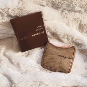 Hourglass Ambient Lighting Bronzer DIFFUSED BRONZE LIGHT